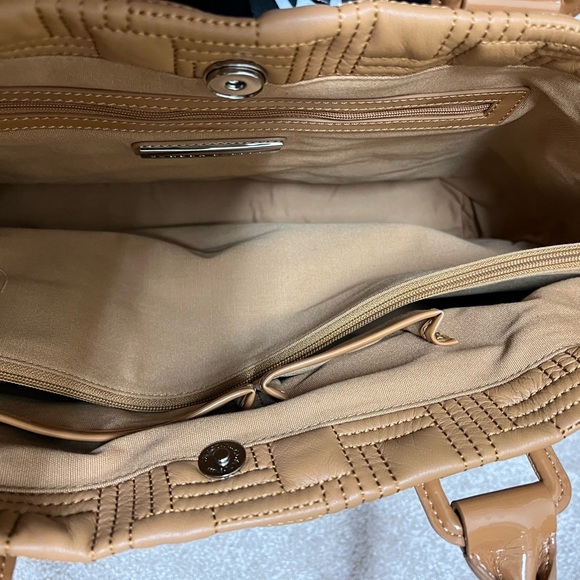 - Sondra Roberts New York Camel color Large Purse - Picture 2 of 3